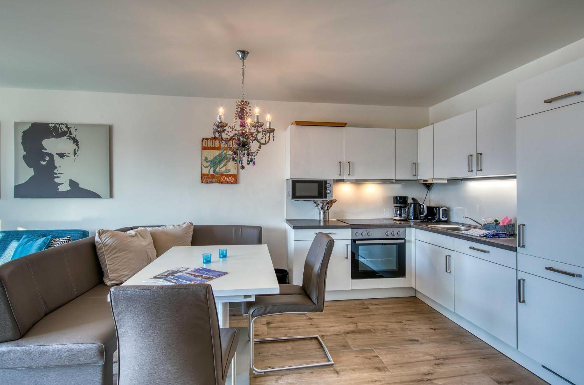 Mueritz Utkiek - Apartment Mit Seeblick & Balkon In Der Hafenresidenz ヴァーレン エクステリア 写真