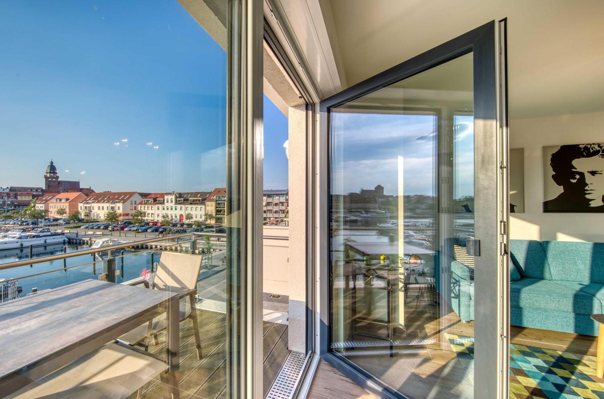 Mueritz Utkiek - Apartment Mit Seeblick & Balkon In Der Hafenresidenz ヴァーレン エクステリア 写真